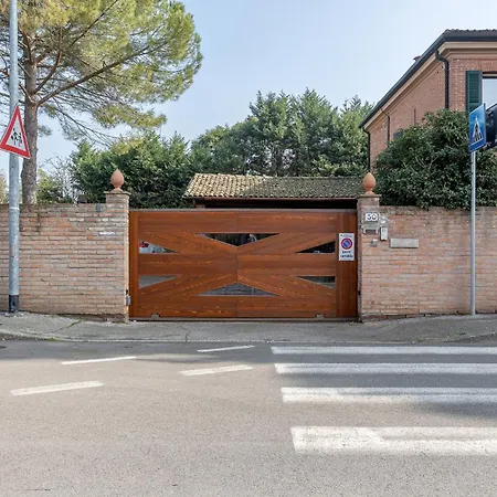 Guesthost - La Casa Nel Pineto With Pool & Parking Apartmán *
