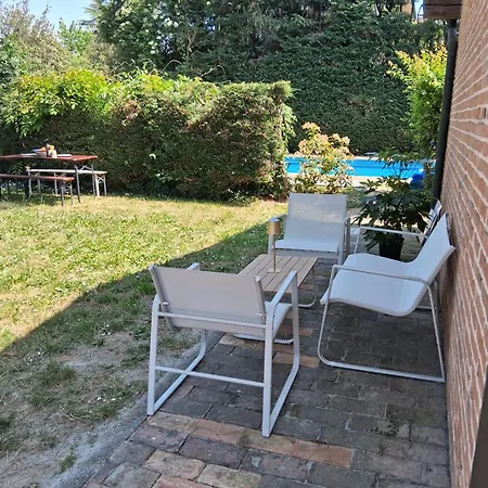 Guesthost - La Casa Nel Pineto With Pool & Parking Apartamento Ferrara